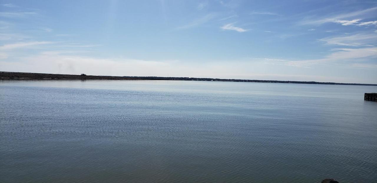 Tesla'S Lake Escape Onalaska Exteriör bild